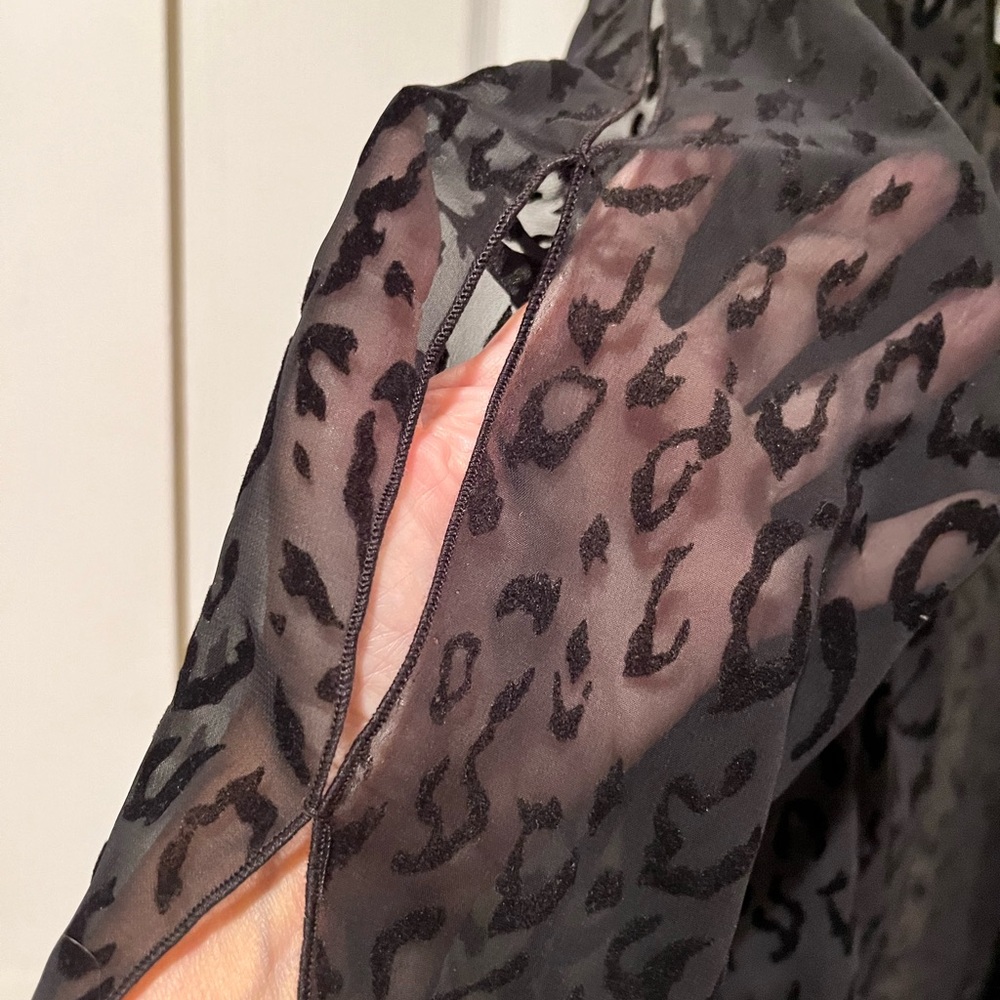 Danial Miexel Sheer & burnt velvet cheetah print lightweight cardigan - Picture 2 of 4